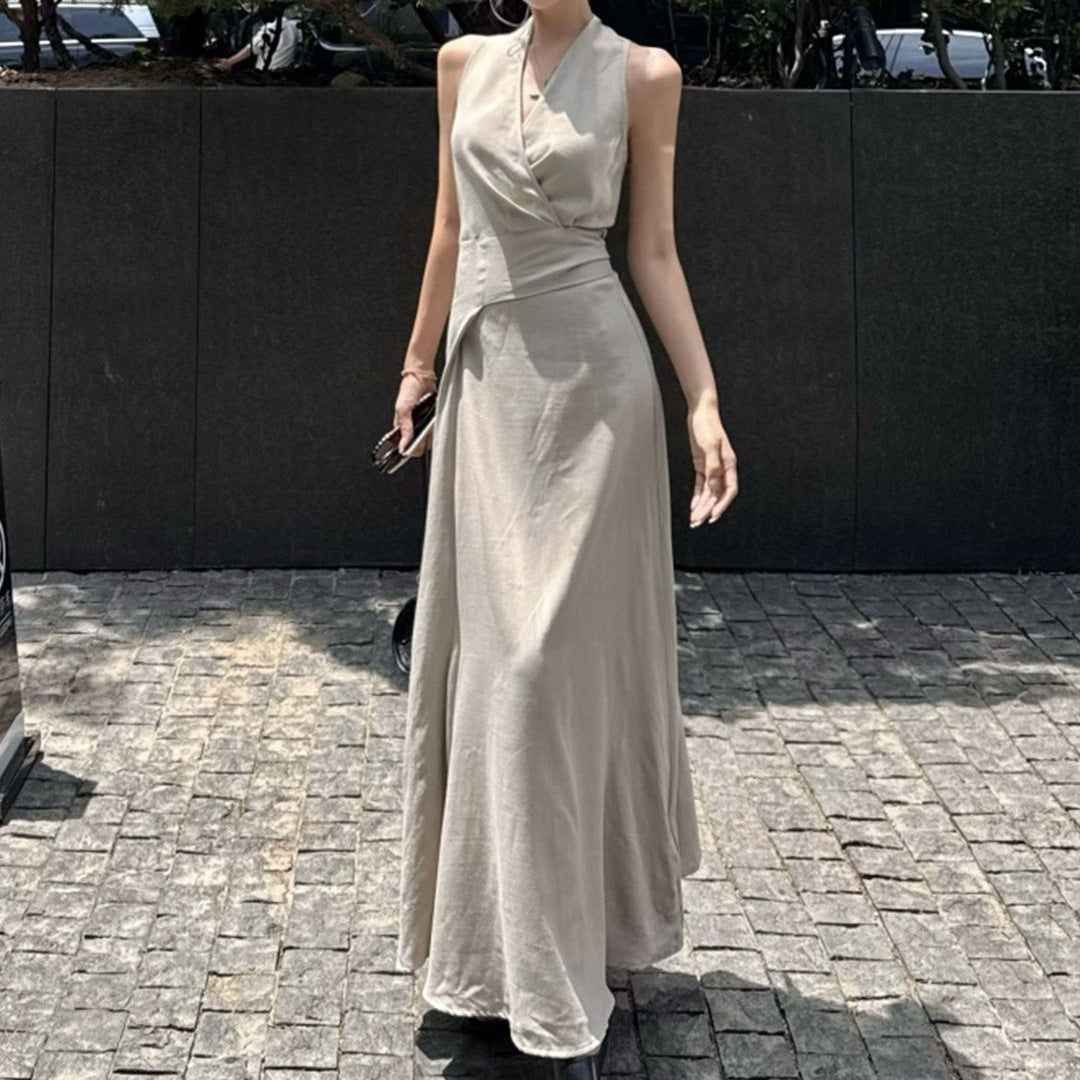 French-style High-end V-neck Halter Dress With A Tie-up Waist-cinching Design