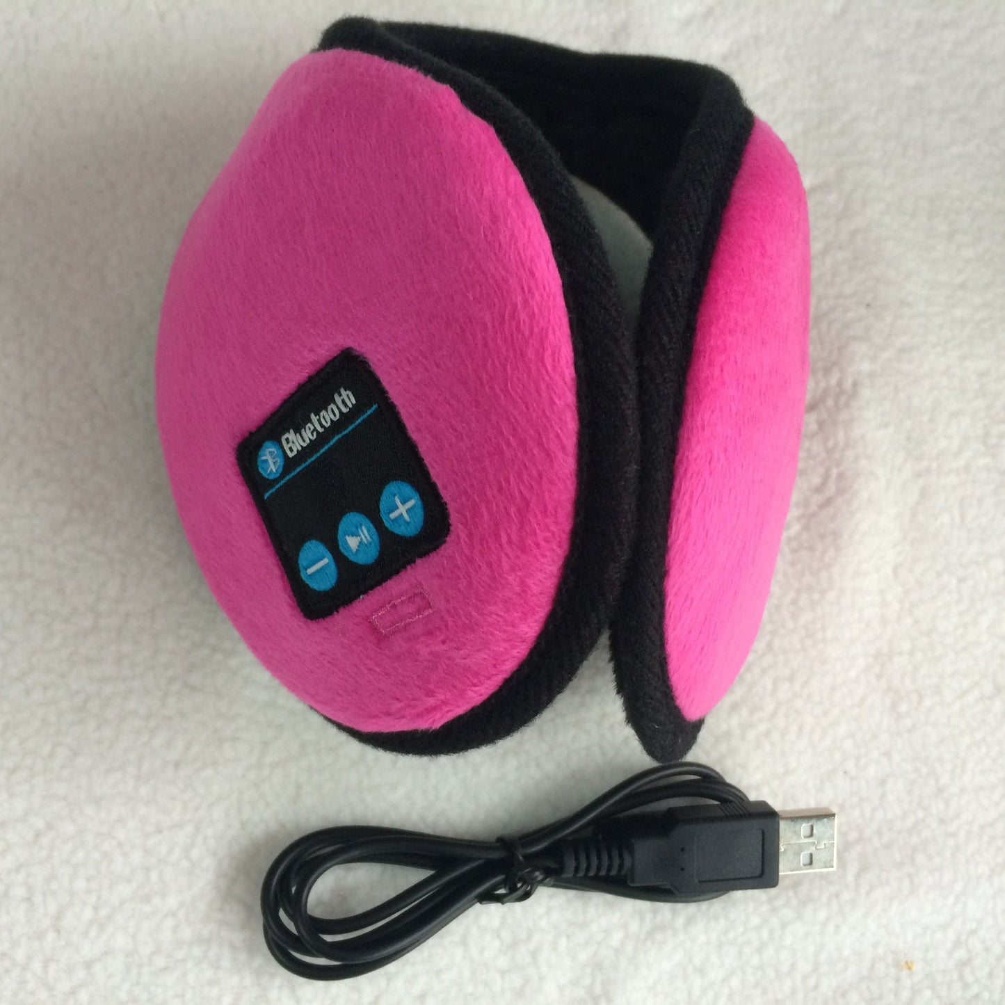 Hands-free insulated music earplugs