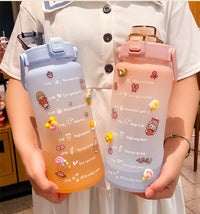 زجاجة ماء كبيرة صيفية محمولة، كوب ماء كبير بسعة 2 لتر، مصنوع من البلاستيك