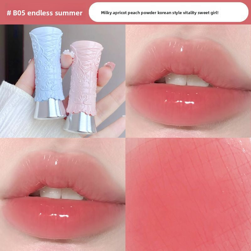 Solid mirror-like water-glossy lipstick
