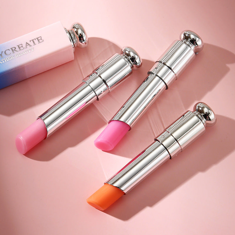Hydrating and moisturizing gradient lipstick