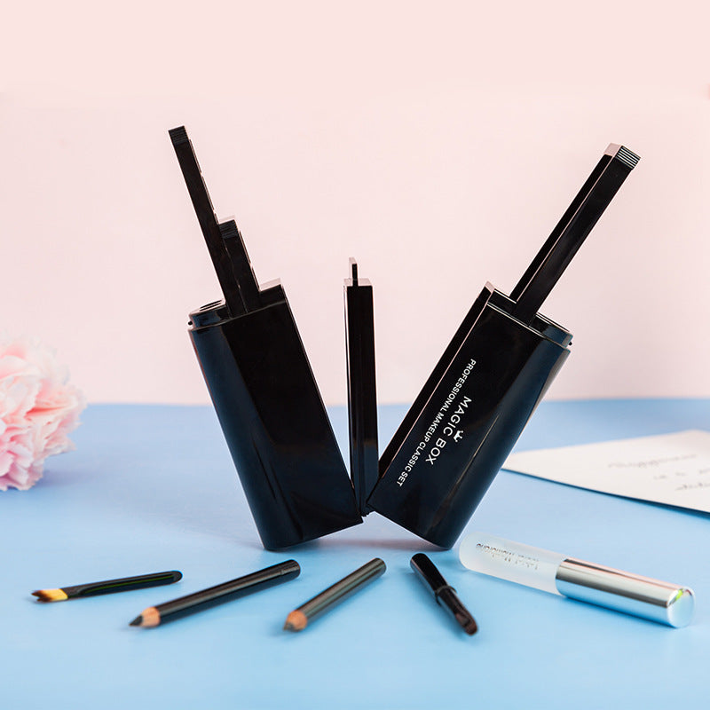 مجموعة تجميل تتضمن ظلال العيون، أحمر الخدود، وأحمر الشفاه