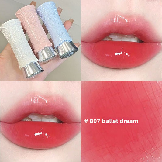 Solid mirror-like water-glossy lipstick