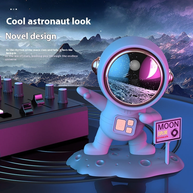 زينة صغيرة مبتكرة تعمل بتقنية بلوتوث ستيريو على شكل رائد فضاء