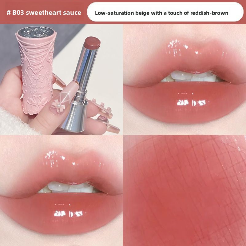 Solid mirror-like water-glossy lipstick